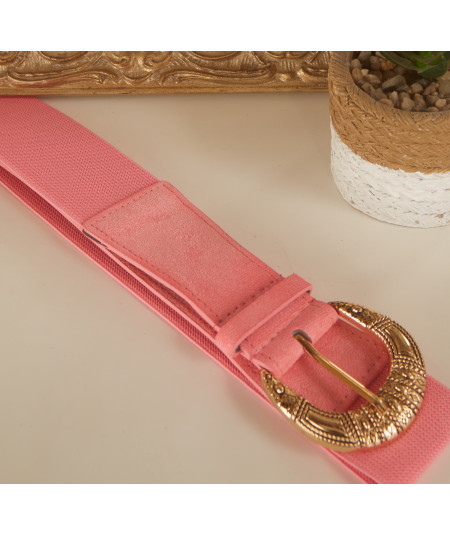 cinturón rosa con hebilla dorada