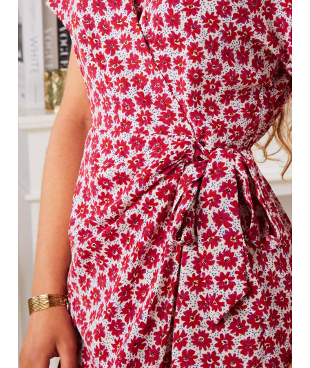 vestido floral rojo con tapa en forma de corazón